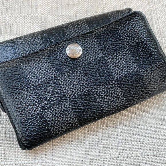 Louis Vuitton Keychain Black/Gray Leather Keys Holder Bag